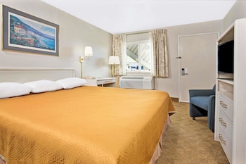 Standard Room, 1 King Bed