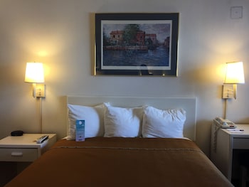 Standard Room, 1 Queen Bed, Hot Tub