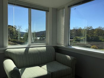 Studio Suite, 1 King Bed, Non Smoking