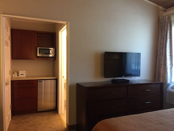 Standard Room, 1 Queen Bed