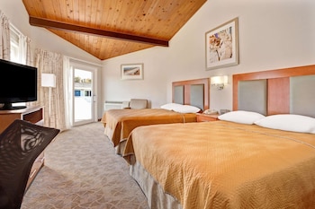 Room, 2 Queen Beds, Non Smoking