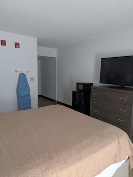 Standard Room, 1 Queen Bed
