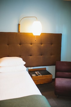 Design Room, 1 King Bed, Courtyard Area