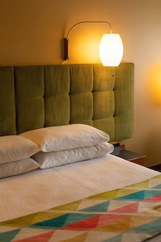 Design Room, 1 King Bed, Courtyard Area