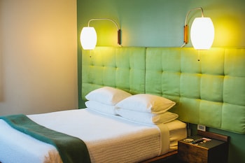 Design Room, 1 Queen Bed
