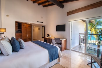 Deluxe Ocean View King Bed