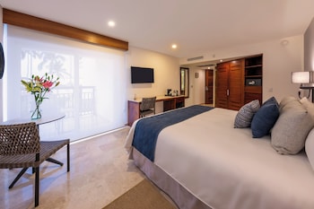 Deluxe King Bed