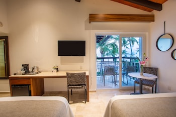 Deluxe Ocean View Two Double Beds
