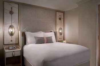 Room, 1 King Bed, Limited View