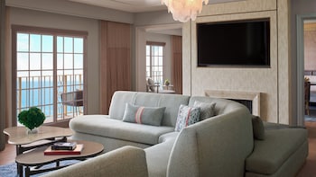 Presidential Suite, 1 Bedroom, Ocean Front, Club Access