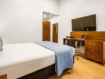 Executive Suite, 1 King Bed with Sofa bed