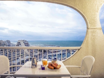 Junior Suite, 1 Double Bed with Sofa bed, Sea View