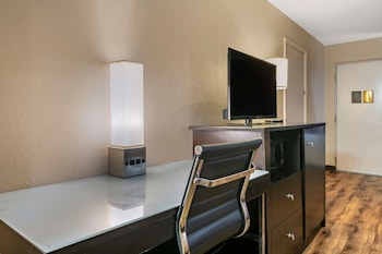Standard Room, 2 Double Beds, Non Smoking
