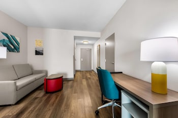 Suite, Multiple Beds, Accessible, Non Smoking