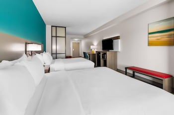 Suite, 2 Queen Beds, Non Smoking