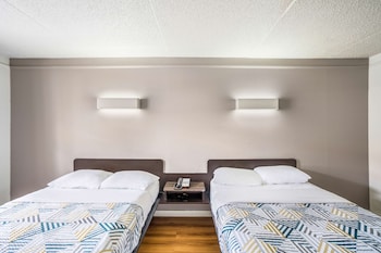 Standard Room, 2 Double Beds, Non Smoking