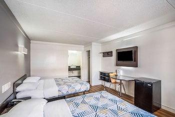Standard Room, 2 Double Beds, Non Smoking