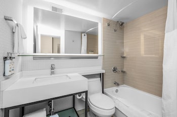Premium Room, 1 King Bed, City View (Upgraded, San Francisco City View)