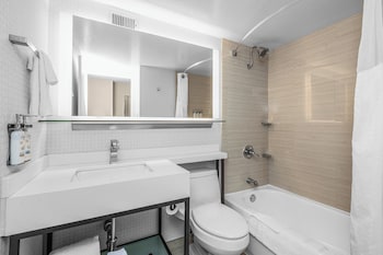 Premium Room, 1 King Bed, City View (Upgraded, San Francisco City View)