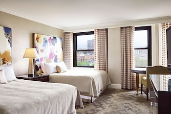 Studio, Multiple Beds (Mobility/Hearing Access, Roll-In Shwr)