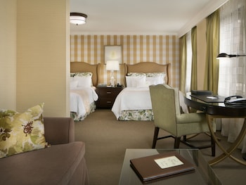 Studio, Multiple Beds (Mobility/Hearing Access, Roll-In Shwr)