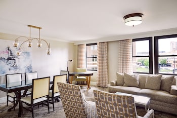 Suite, 1 King Bed with Sofa bed