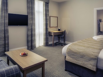 Junior Suite, 1 King Bed with Sofa bed