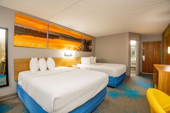 Room, 2 Queen Beds, Non Smoking