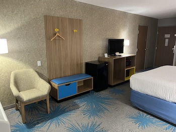 Standard Room, 1 King Bed, Accessible