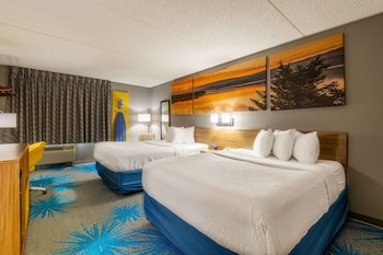Room, 2 Queen Beds, Non Smoking