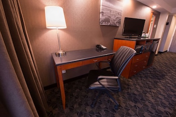 Standard Room, 2 Queen Beds, Refrigerator & Microwave, Ground Floor (Pet Friendly)