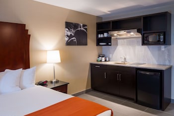 Standard Room, 1 King Bed, Non Smoking, Balcony
