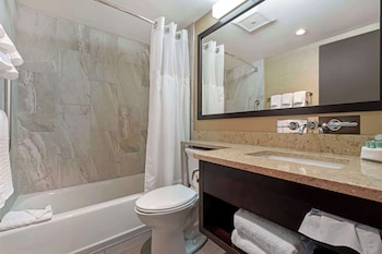 Standard Room, 2 Queen Beds, Refrigerator & Microwave, Ground Floor (Pet Friendly)