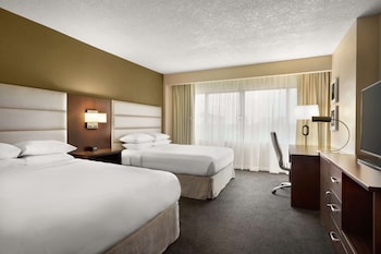 Room, 2 Queen Beds, Accessible, Bathtub