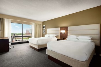 Room, 2 Queen Beds, Non Smoking, Corner