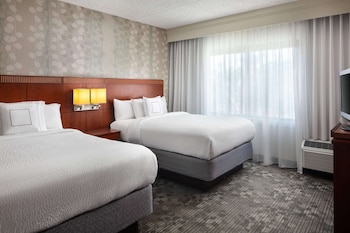 Deluxe Room, 2 Double Beds, Accessible (Mobility Tub)