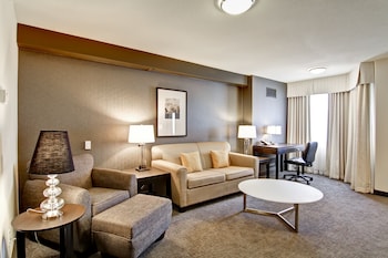 Premium Studio, 1 King Bed, Valley View (Coast Premium King Junior Suite)
