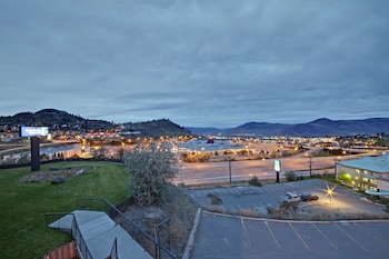 Superior Room, 2 Queen Beds, Valley View (Coast Two Queens with Valley View)