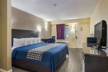 Room, 1 King Bed, Accessible, Smoking