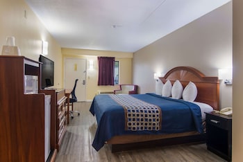 Room, 1 King Bed, Smoking