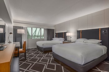 Room, 2 Queen Beds, Accessible (Roll-in Shower)