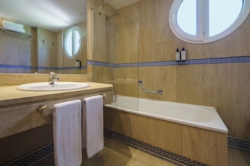Double Room, Connecting Rooms