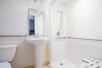 Room, 2 Queen Beds (Hearing Accessible)