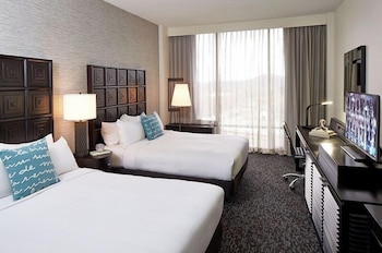Room, 2 Queen Beds (Room, 2 Queen Beds, Corner)