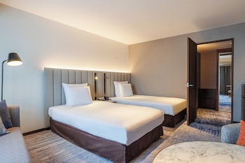 Standard Room, 2 Twin Beds, Club Lounge Access (High Floor)