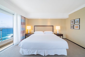Executive Suite, 1 King Bed, Oceanfront