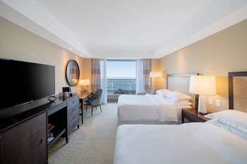 Deluxe Room, 2 Double Beds, Balcony (Oceanfront)