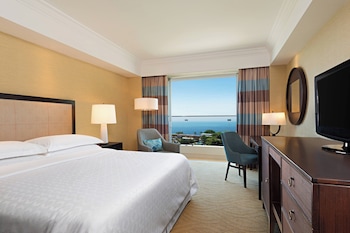 Room, 1 King Bed, Partial Ocean View (Balcony)