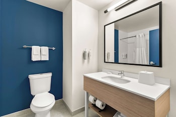 Room, 2 Queen Beds, Accessible (Hearing)