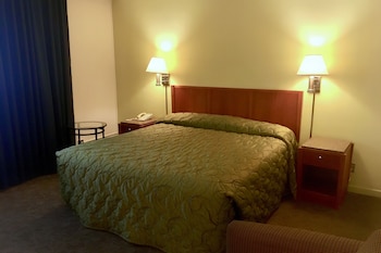 Standard Room, 1 Queen Bed